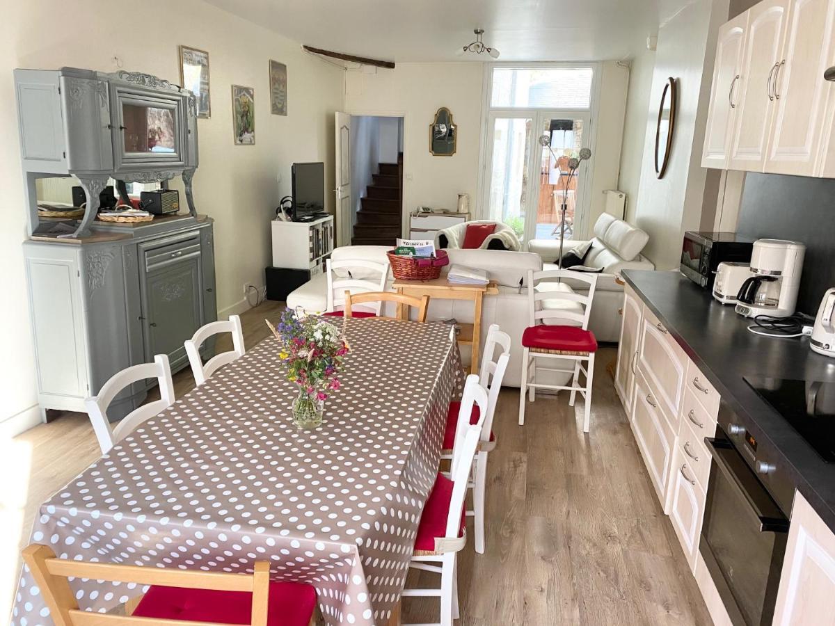 La Maison Des Remparts - Gite 3 Etoiles Pour 8 Pers A Loches Luaran gambar